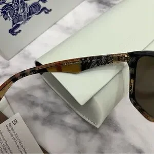 Burberry | Accessories | New Burberry Nova Check Sunglasses  display picture 3